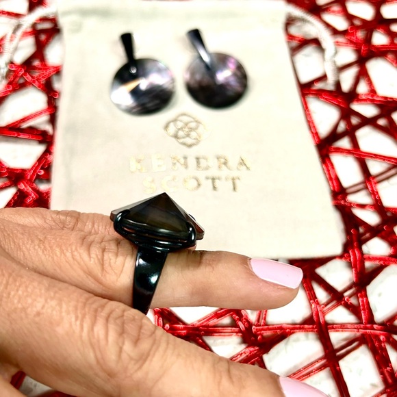 Kendra Scott Jolie Navy Black Mother of Pearl Drop Dangle Earrings & ring size 6 - Picture 5 of 7